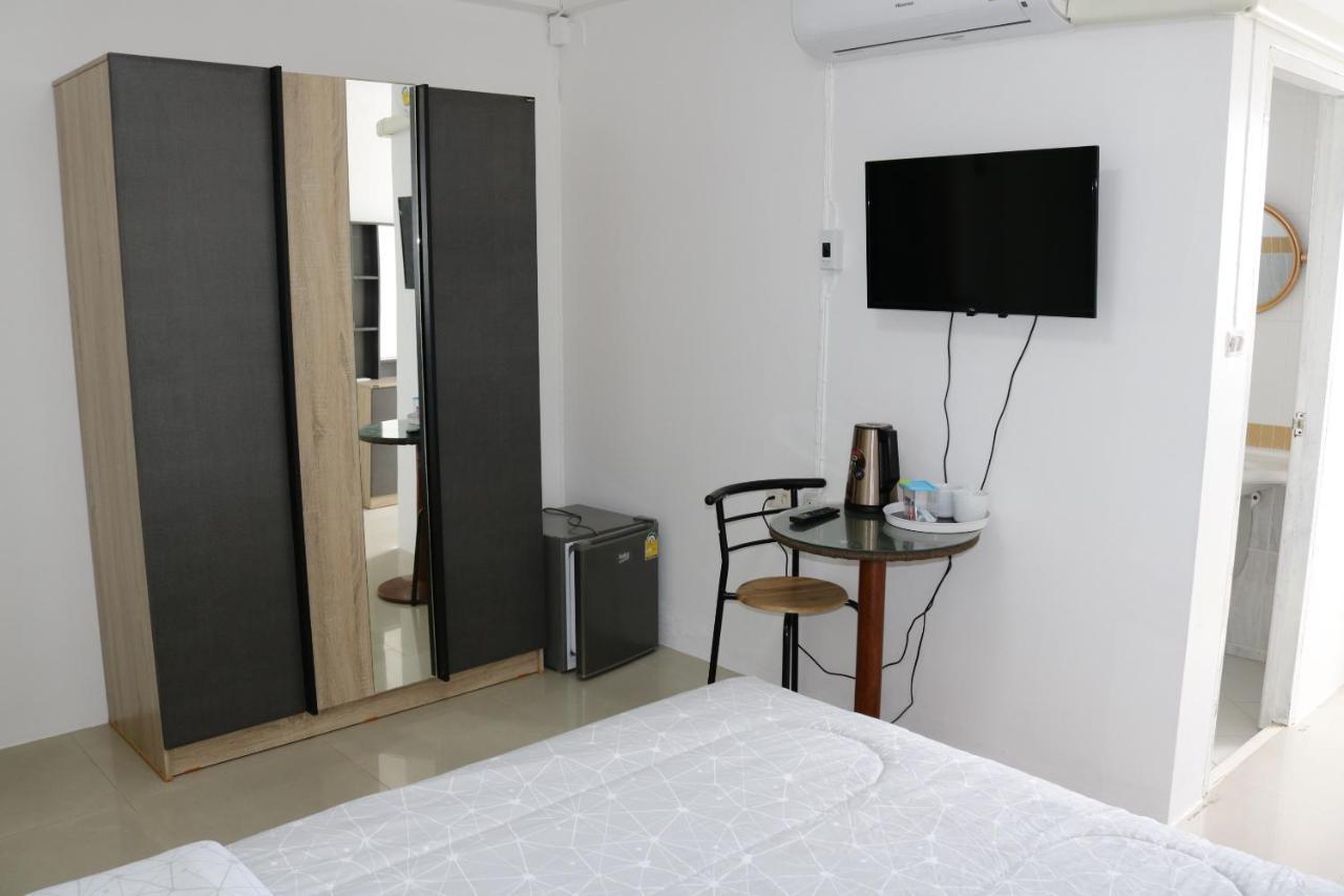 Cafe Nana Hotel Nong Prue Exteriör bild