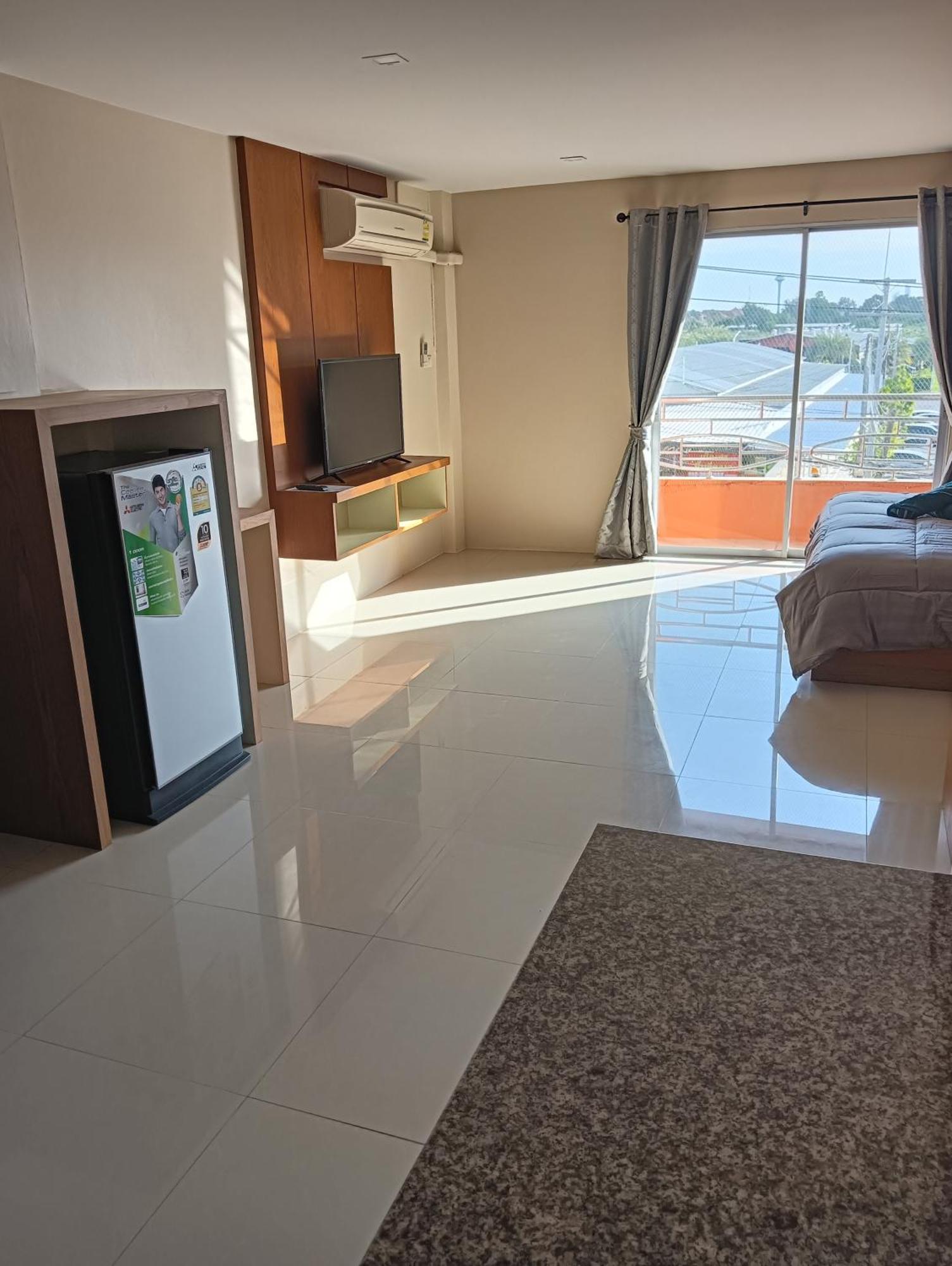 Cafe Nana Hotel Nong Prue Exteriör bild